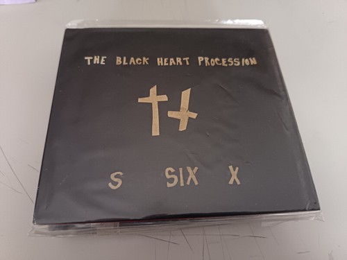 The black heart - black,